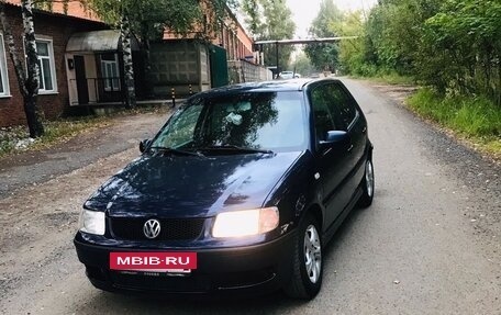 Volkswagen Polo III рестайлинг, 2000 год, 350 000 рублей, 2 фотография