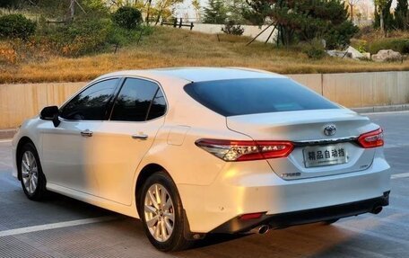 Toyota Camry, 2021 год, 1 990 000 рублей, 6 фотография