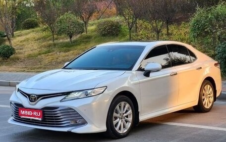 Toyota Camry, 2021 год, 1 990 000 рублей, 2 фотография