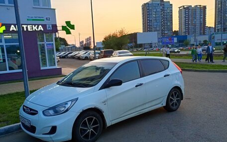 Hyundai Solaris II рестайлинг, 2012 год, 770 000 рублей, 3 фотография