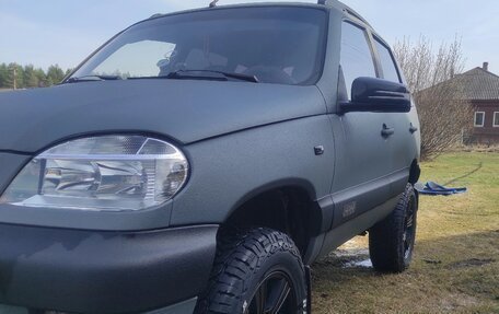 Chevrolet Niva I рестайлинг, 2005 год, 699 999 рублей, 1 фотография