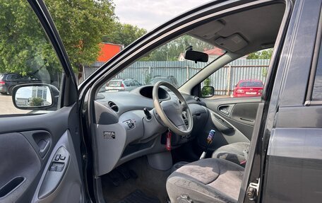 Toyota Yaris I рестайлинг, 2003 год, 350 000 рублей, 12 фотография