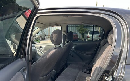Toyota Yaris I рестайлинг, 2003 год, 350 000 рублей, 13 фотография