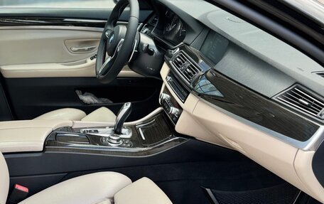BMW 5 серия, 2011 год, 2 000 000 рублей, 13 фотография
