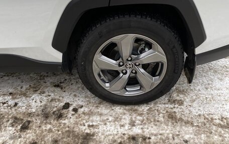 Toyota RAV4, 2020 год, 3 800 000 рублей, 8 фотография