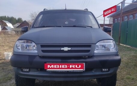 Chevrolet Niva I рестайлинг, 2005 год, 699 999 рублей, 2 фотография