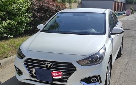 Hyundai Solaris II рестайлинг, 2017 год, 1 850 000 рублей, 1 фотография