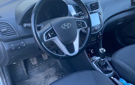 Hyundai Solaris II рестайлинг, 2014 год, 590 000 рублей, 14 фотография