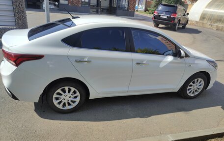 Hyundai Solaris II рестайлинг, 2017 год, 1 850 000 рублей, 3 фотография