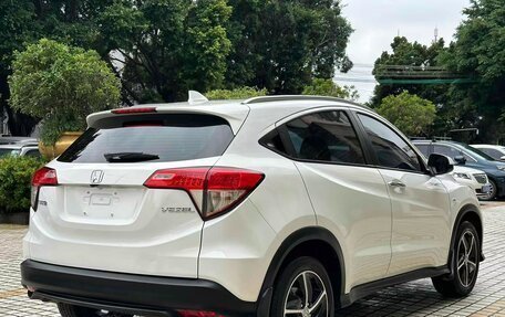 Honda Vezel, 2022 год, 1 450 000 рублей, 3 фотография