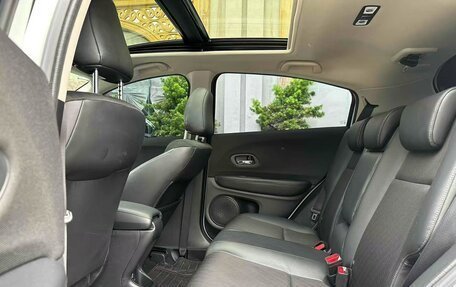Honda Vezel, 2022 год, 1 450 000 рублей, 8 фотография