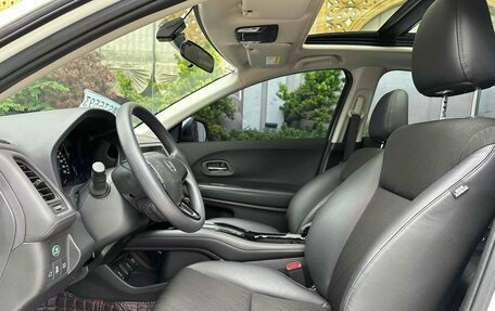Honda Vezel, 2022 год, 1 450 000 рублей, 10 фотография
