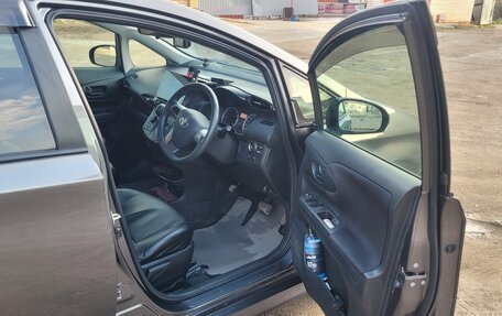 Toyota Wish II, 2012 год, 1 900 000 рублей, 9 фотография