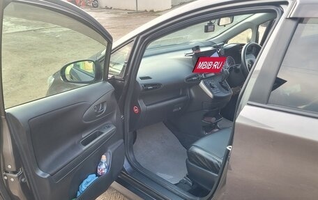 Toyota Wish II, 2012 год, 1 900 000 рублей, 13 фотография