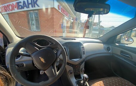 Chevrolet Cruze II, 2010 год, 800 000 рублей, 2 фотография