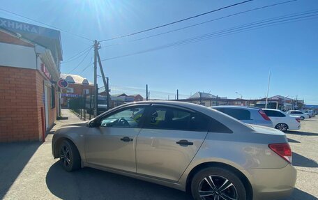 Chevrolet Cruze II, 2010 год, 800 000 рублей, 7 фотография