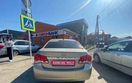 Chevrolet Cruze II, 2010 год, 800 000 рублей, 3 фотография