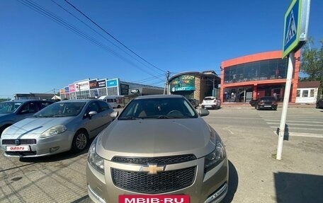 Chevrolet Cruze II, 2010 год, 800 000 рублей, 4 фотография