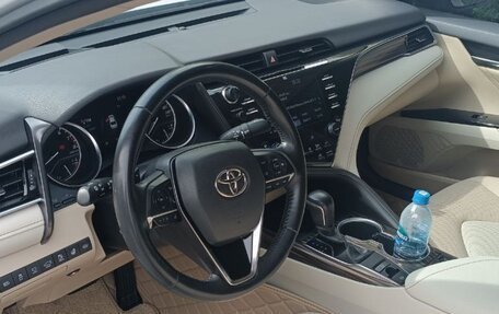 Toyota Camry, 2021 год, 3 399 999 рублей, 12 фотография