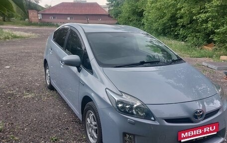 Toyota Prius, 2010 год, 1 050 000 рублей, 2 фотография