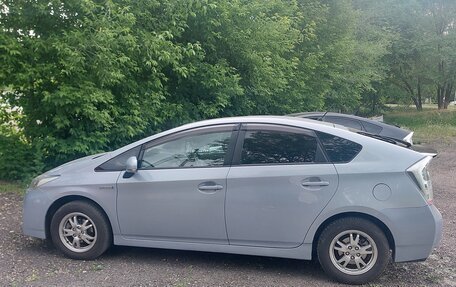 Toyota Prius, 2010 год, 1 050 000 рублей, 6 фотография