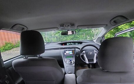 Toyota Prius, 2010 год, 1 050 000 рублей, 13 фотография