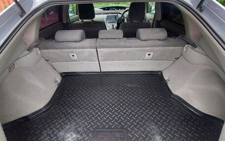 Toyota Prius, 2010 год, 1 050 000 рублей, 30 фотография