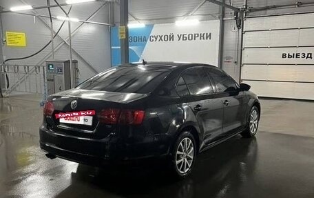Volkswagen Jetta VI, 2011 год, 950 000 рублей, 8 фотография