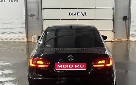 Volkswagen Jetta VI, 2011 год, 950 000 рублей, 5 фотография