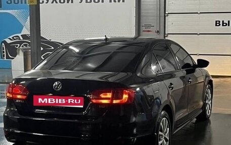 Volkswagen Jetta VI, 2011 год, 950 000 рублей, 2 фотография