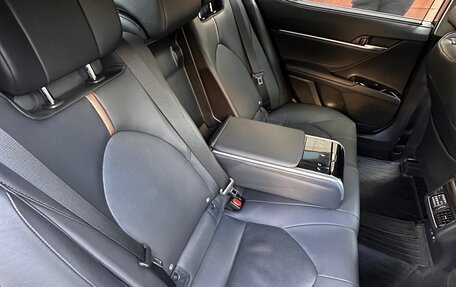 Toyota Camry, 2018 год, 2 650 000 рублей, 11 фотография