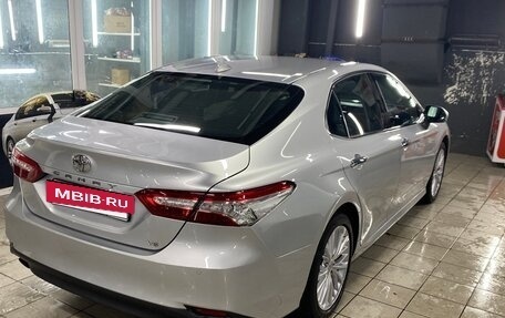Toyota Camry, 2018 год, 2 650 000 рублей, 5 фотография