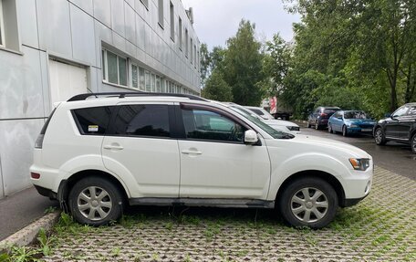 Mitsubishi Outlander III рестайлинг 3, 2011 год, 750 000 рублей, 3 фотография