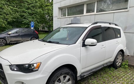 Mitsubishi Outlander III рестайлинг 3, 2011 год, 750 000 рублей, 6 фотография