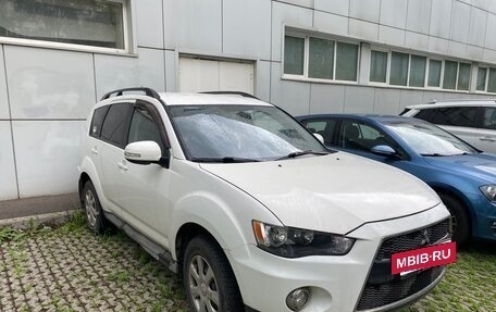 Mitsubishi Outlander III рестайлинг 3, 2011 год, 750 000 рублей, 2 фотография