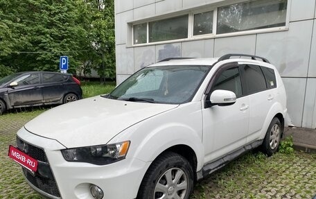 Mitsubishi Outlander III рестайлинг 3, 2011 год, 750 000 рублей, 7 фотография