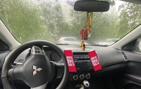Mitsubishi Outlander III рестайлинг 3, 2011 год, 750 000 рублей, 9 фотография
