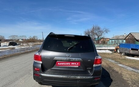 Toyota Highlander III, 2011 год, 2 200 000 рублей, 3 фотография