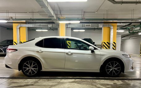 Toyota Camry, 2021 год, 3 900 000 рублей, 3 фотография