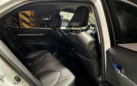 Toyota Camry, 2021 год, 3 900 000 рублей, 13 фотография
