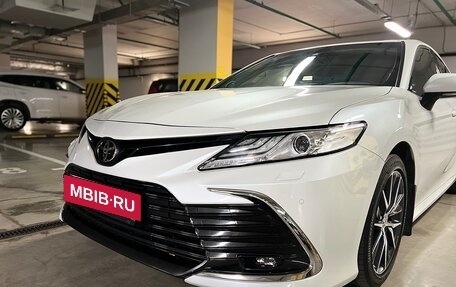 Toyota Camry, 2021 год, 3 900 000 рублей, 6 фотография