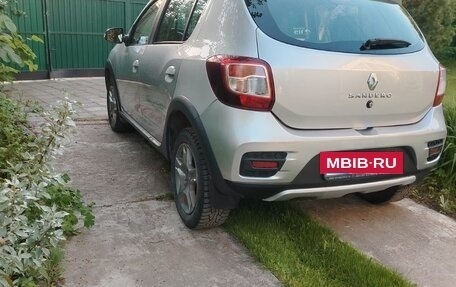 Renault Sandero II рестайлинг, 2019 год, 1 090 000 рублей, 2 фотография