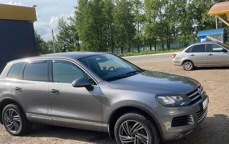 Volkswagen Touareg III, 2011 год, 1 750 000 рублей, 10 фотография