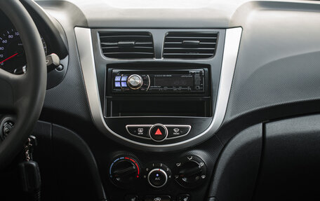 Hyundai Solaris II рестайлинг, 2012 год, 850 000 рублей, 16 фотография