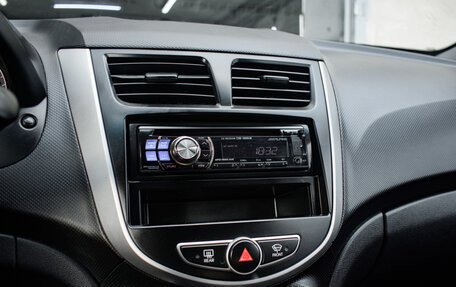 Hyundai Solaris II рестайлинг, 2012 год, 850 000 рублей, 17 фотография