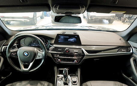 BMW 5 серия, 2019 год, 3 395 000 рублей, 17 фотография