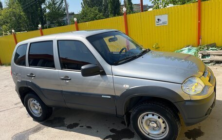 Chevrolet Niva I рестайлинг, 2014 год, 650 000 рублей, 3 фотография