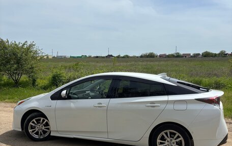 Toyota Prius IV XW50, 2016 год, 1 770 000 рублей, 10 фотография