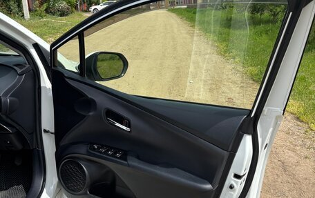 Toyota Prius IV XW50, 2016 год, 1 770 000 рублей, 15 фотография