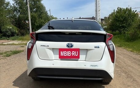 Toyota Prius IV XW50, 2016 год, 1 770 000 рублей, 8 фотография